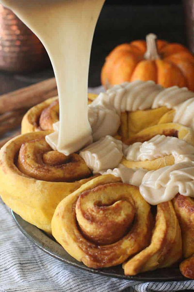 pumpkin cinnamon rolls