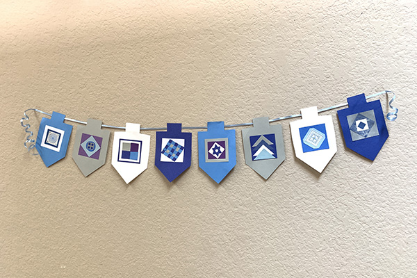 2541 dreidel garland A