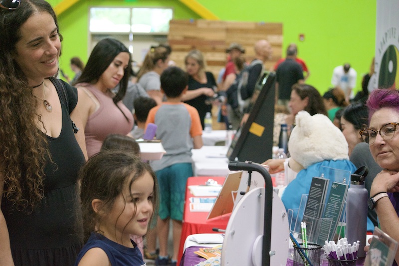 crowd vendor