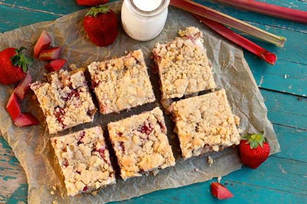 strawberry rhubarb cookie bars B 774